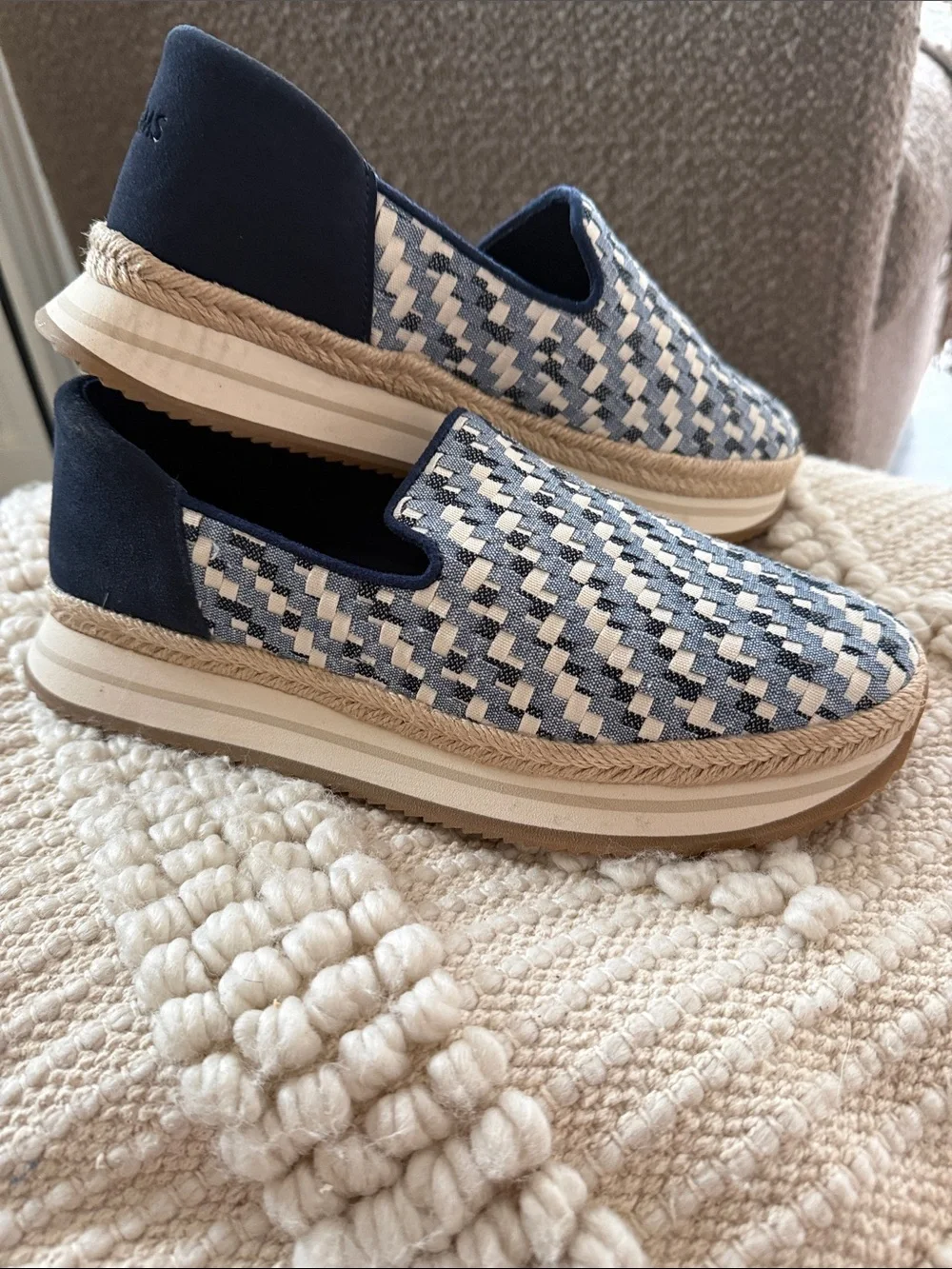 TOMS Blue Navy White Woven Textured Platform Slip-On Mules Espadrilles 9